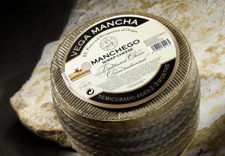 Manchego Cheese VEGA MANCHA Semi 900 Gr.