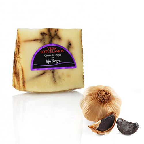 Alter Käse mit schwarzem Knoblauch VEGA SOTUELAMOS Scahfsmilch Keile 200 Gr